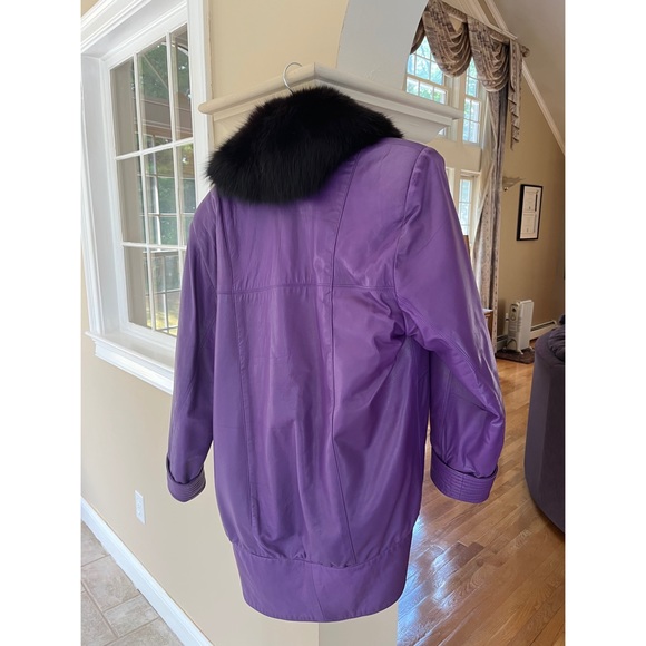 VINTAGE! Early 90’s Leather and Rare Fur Jacket! - Picture 2 of 2